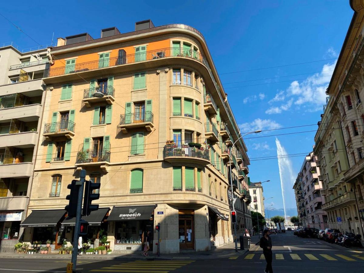 Beautiful Central Steps From Lake And Water Jet Appartement *