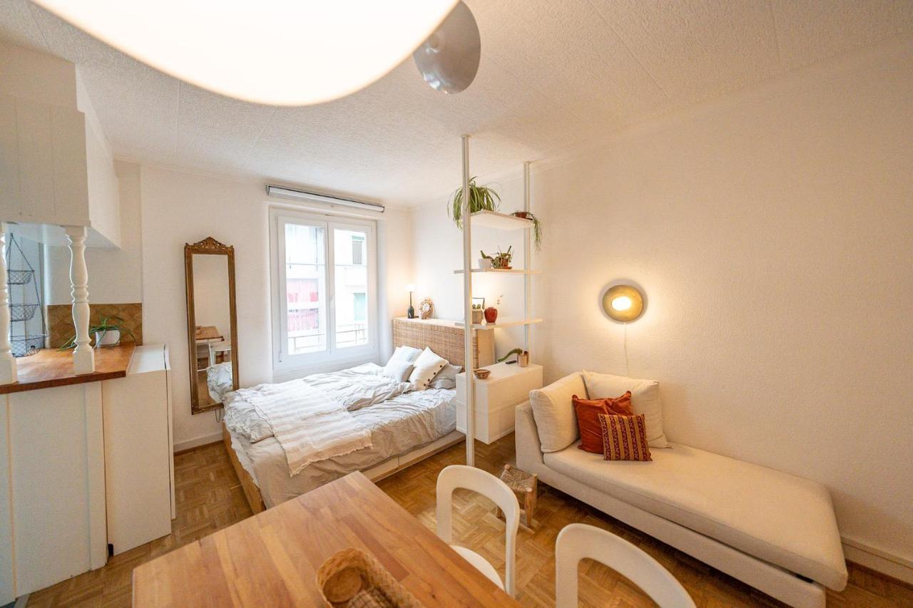 Beautiful Central Steps From Lake And Water Jet *